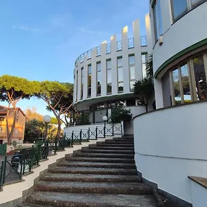 Guru Mostacciano Roma